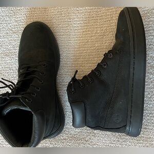 ❗️💲CLOSEOUT SALE: $5 💲❗️- Timberland Women’s Dark Boots